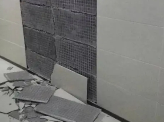 和县瓷砖空鼓维修公司分享下和县墙砖松动维修的知识